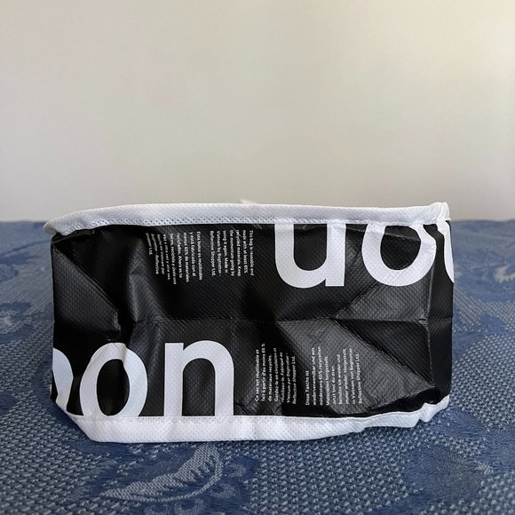 Lululemon white & black small reusable tote bag - Picture 6 of 6